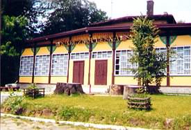Trzebnica - karczma leśna (16837 bytes)