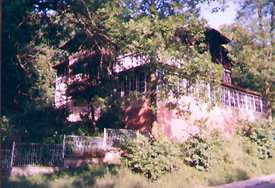 Trzebnica - dawny pensjonat przy ul. Leśnej (16012 bytes)