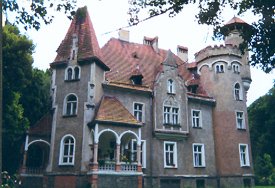 Trzebnica - niegdyś sanatoryjny pensjonat dla utytułowanych gości (19661 bytes)